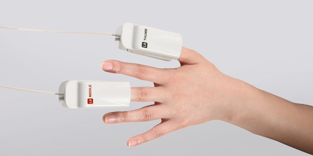s10-clip-hands